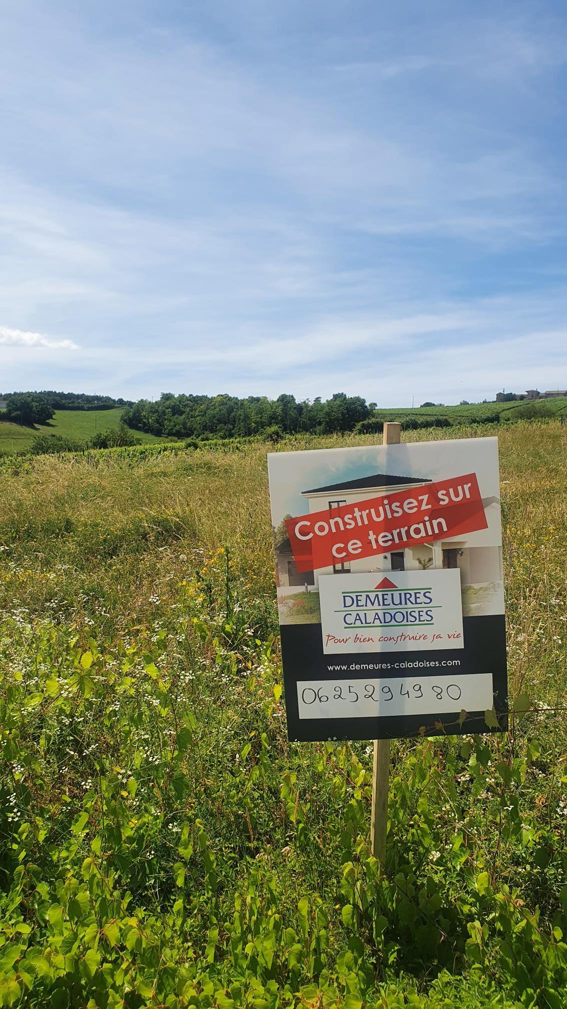 Terrain constructible à Hurigny (#5263725)