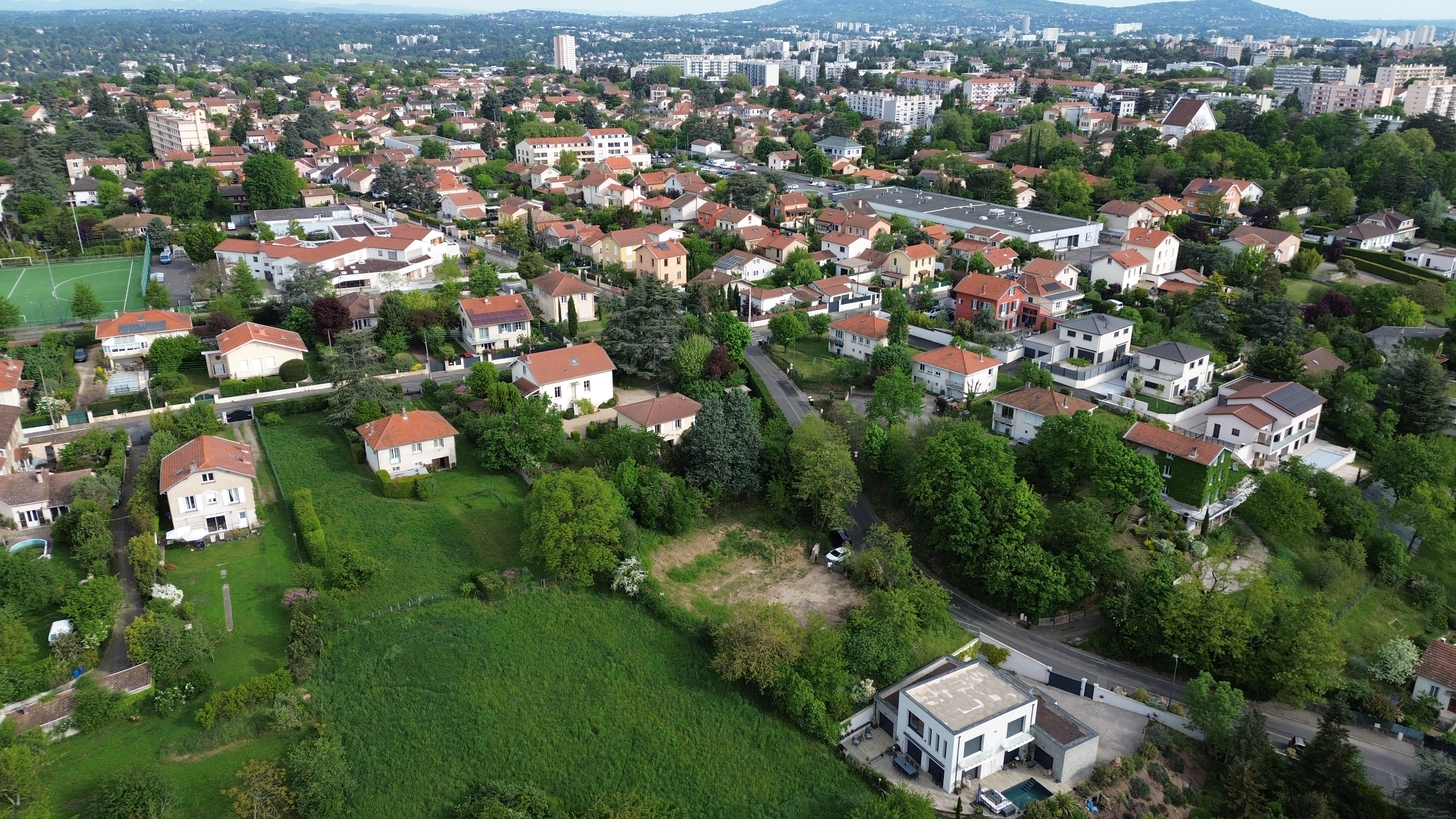 Terrain constructible à Sainte-Foy-lès-Lyon (#5288572)