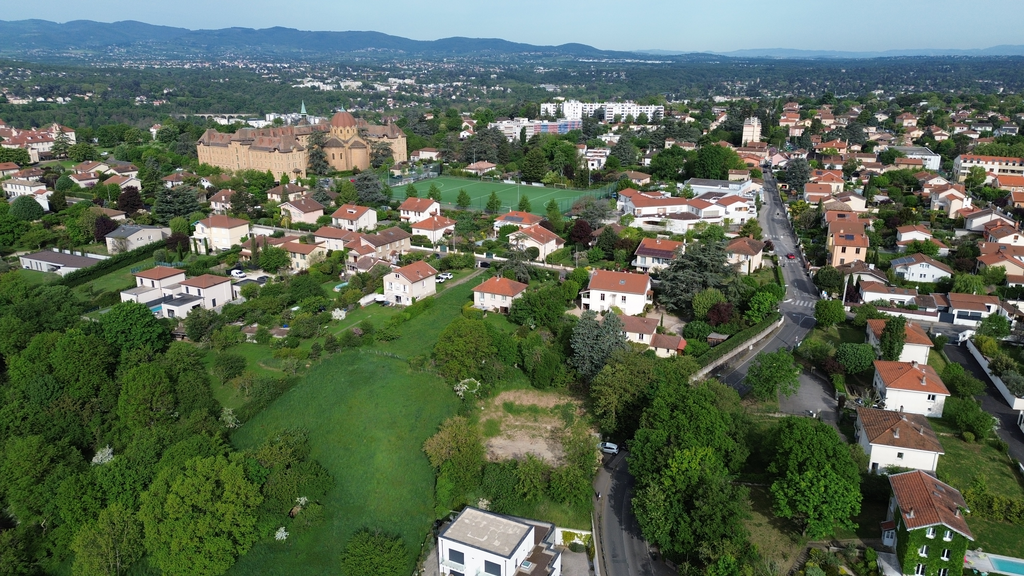 Terrain constructible à Sainte-Foy-lès-Lyon (#5288572)
