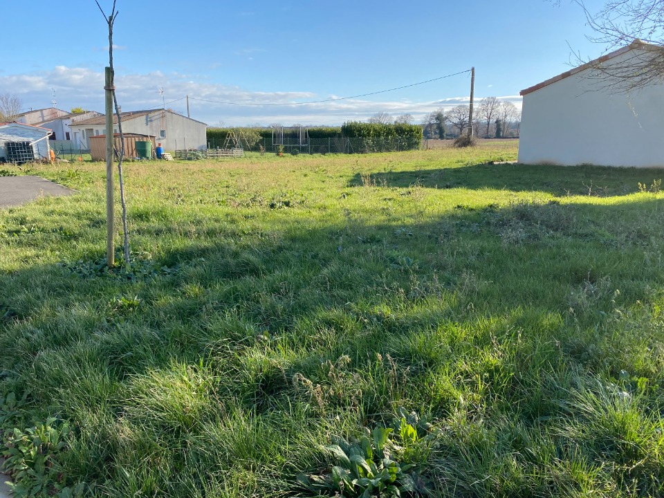 Programme immobilier neuf CR2117088 - Terrain/Terre - Pisany