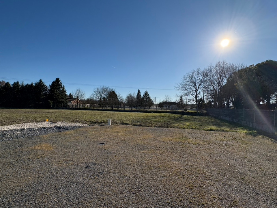 Programme immobilier neuf VB2134226 - Terrain/Terre - Barbezieux-Saint-Hilaire