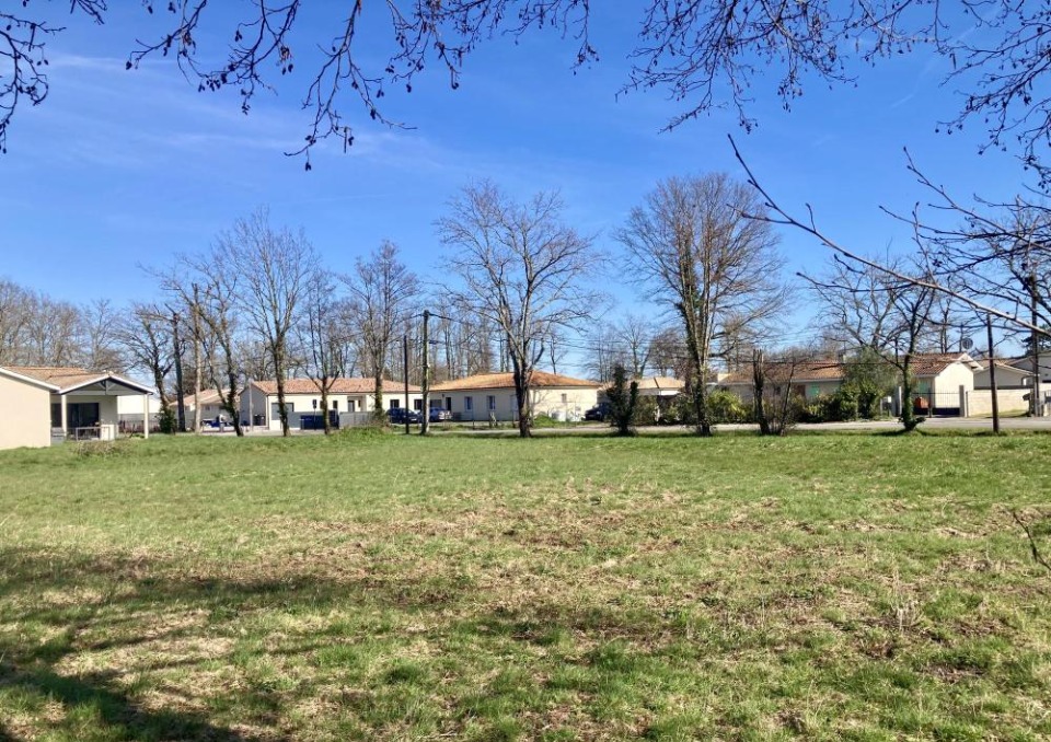 Programme immobilier neuf CJ2142648 - Terrain/Terre - Le Taillan-Médoc