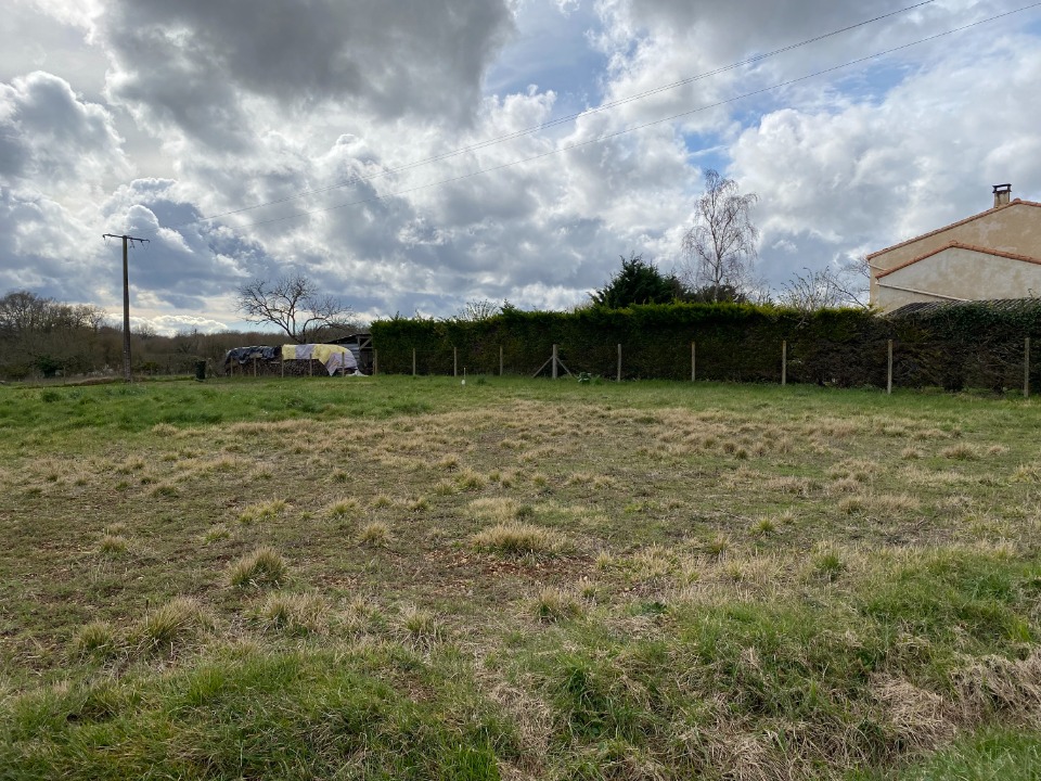 Programme immobilier neuf CR2143252 - Terrain/Terre - Nieul-lès-Saintes