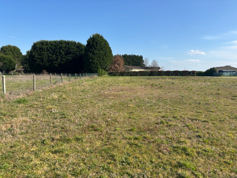 Programme immobilier neuf RG2143249 - Terrain/Terre - Serres-et-Montguyard