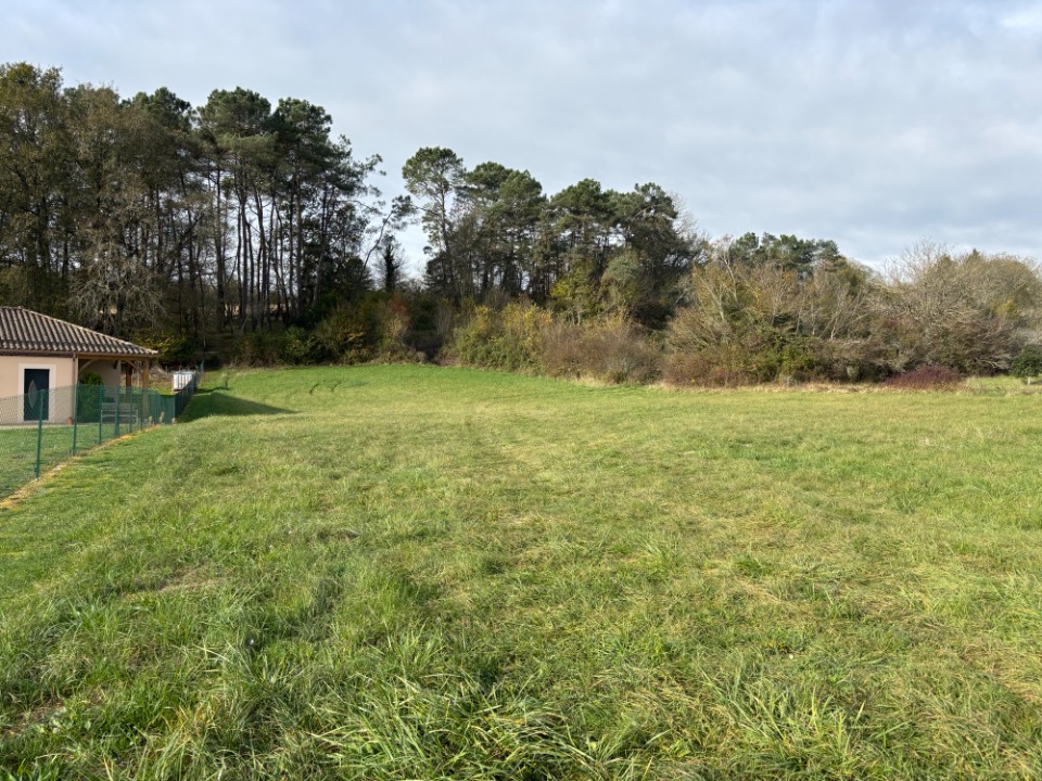 Programme immobilier neuf RG2144737 - Terrain/Terre - Montagnac-la-Crempse