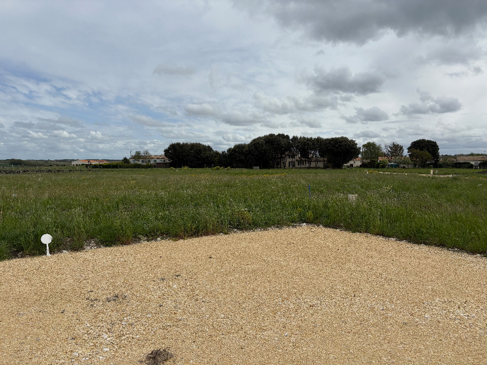 Photo VB2145413 - Terrain/Terre - Pons image 3/4