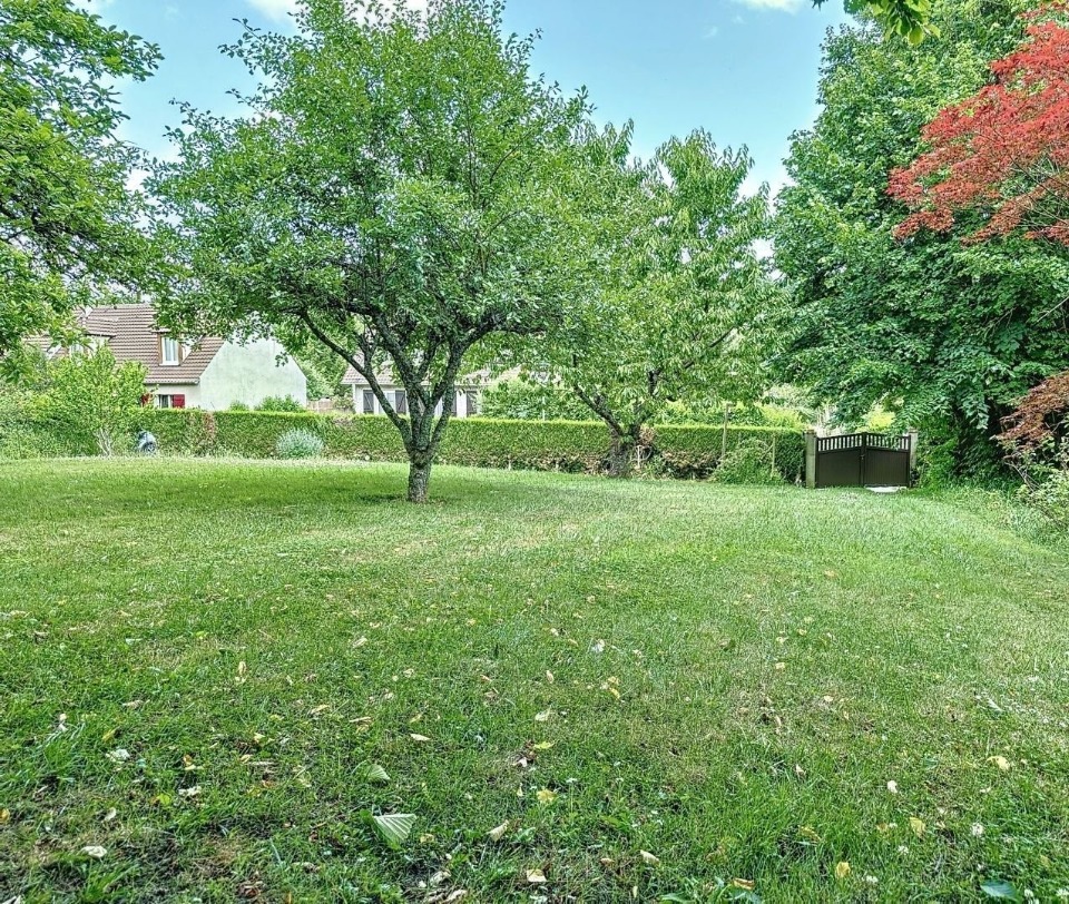 terrain à vendre viabilisé disponible à Saint-Léger-en-Yvelines (78610)