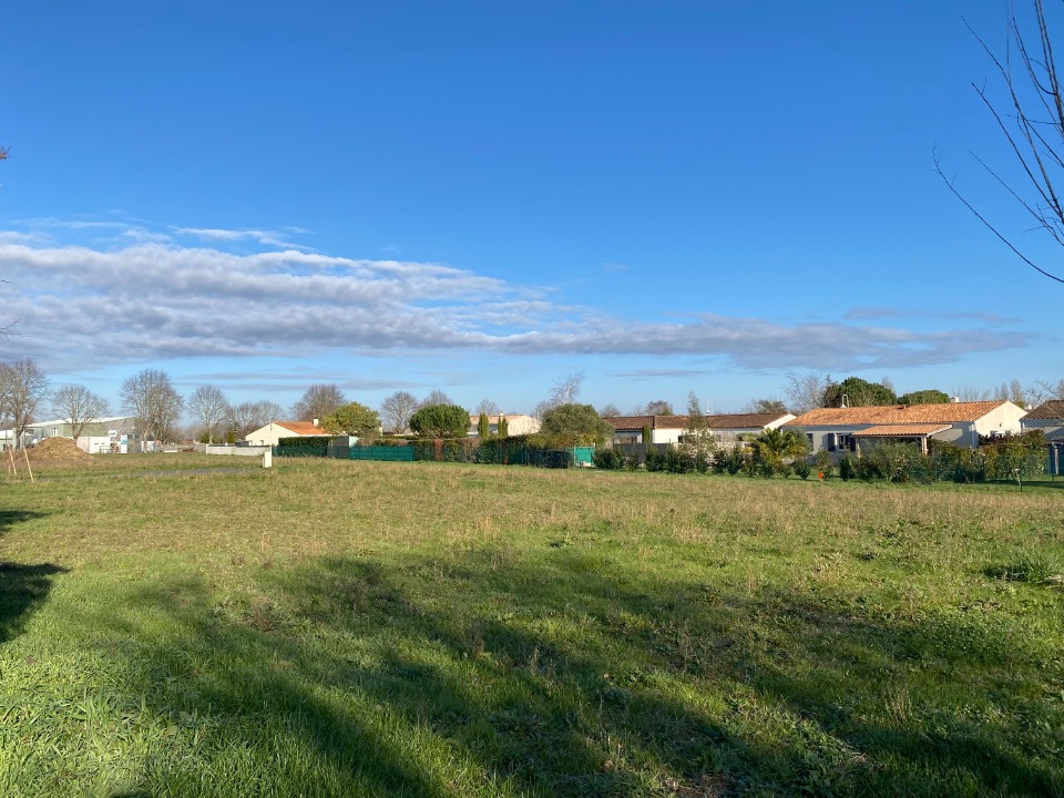 CR2150867 - Terrain/Terre - Pisany