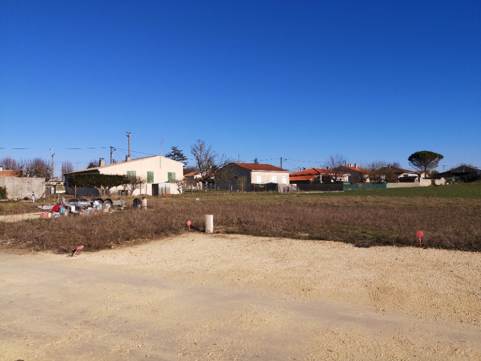 EN2157103 - Terrain/Terre - Semussac