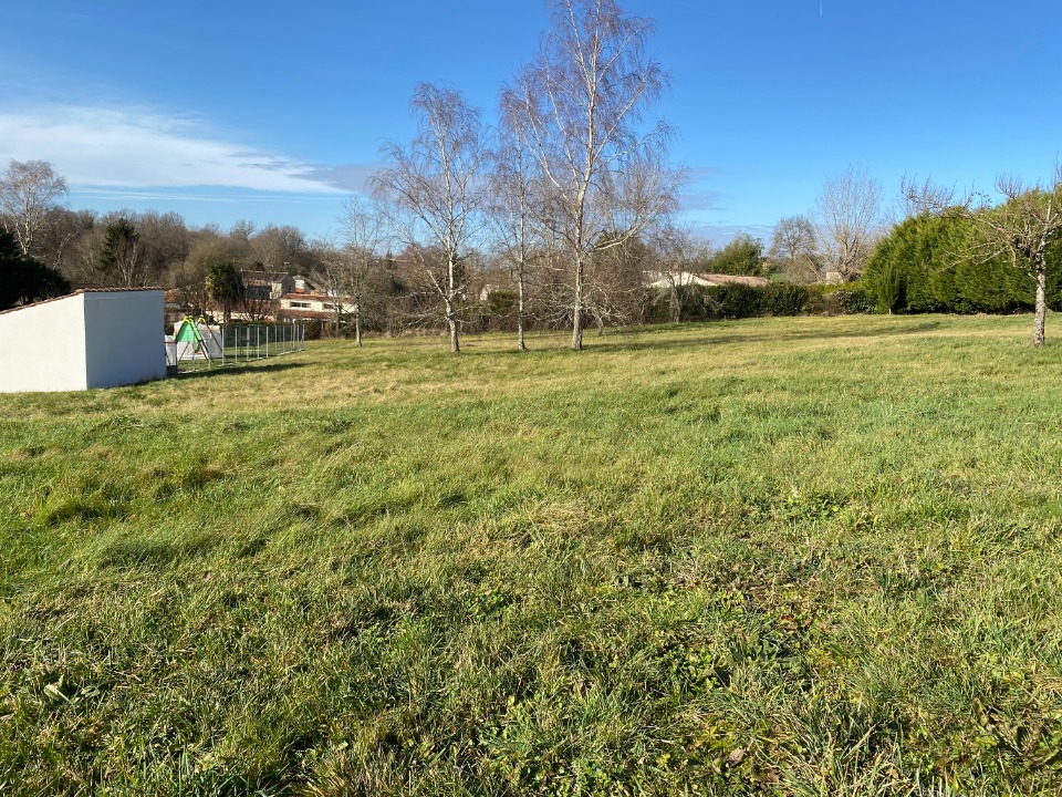 CR2157981 - Terrain/Terre - Écoyeux