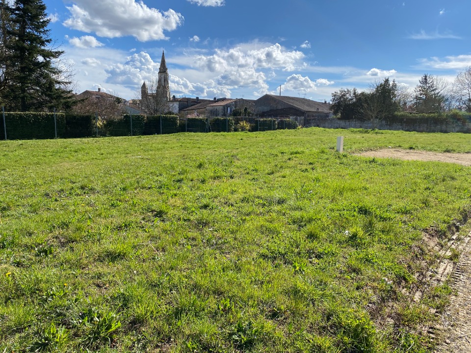 Photo CR2158046 - Terrain/Terre - Tesson image 3/3