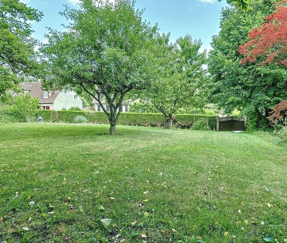 terrain constructible de 230m2 en vente à Jouy-en-Josas (78350)