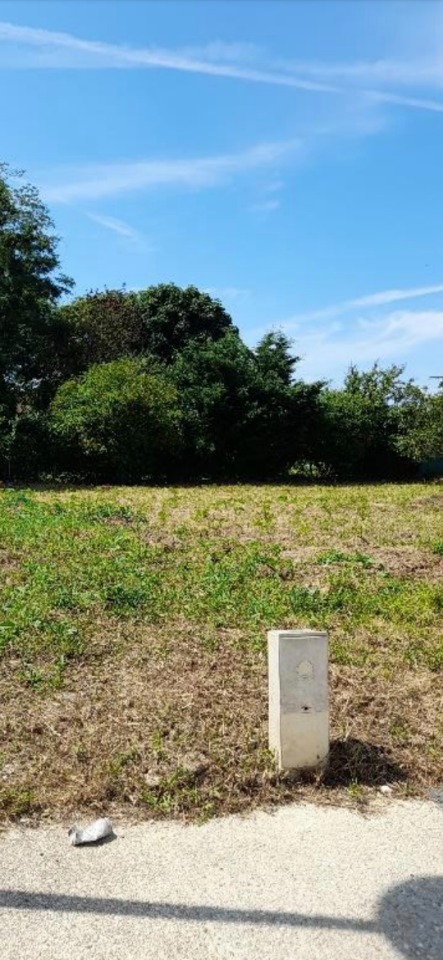terrain de 616m2 en vente à Montigny-Lencoup (77520)