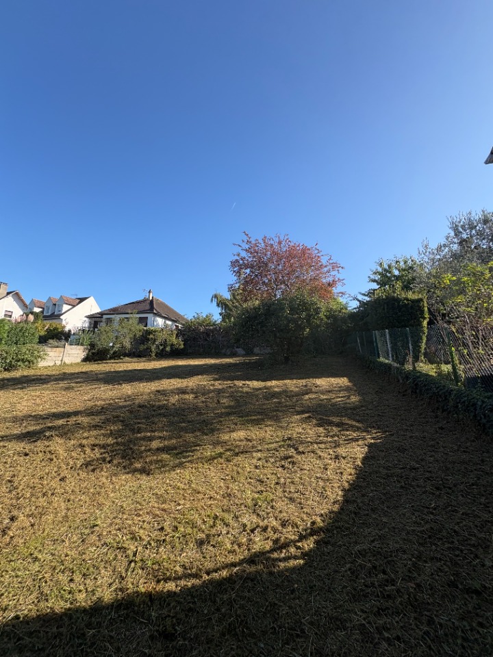 terrain viabilisé disponible à Saintry-sur-Seine (91250)