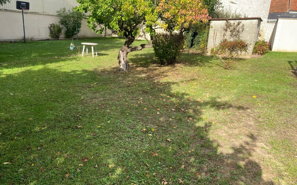 terrain à construire de 539m2 en vente à Charmentray (77410)