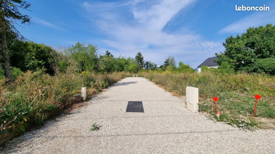 terrain de 590m2 disponible à Yerres