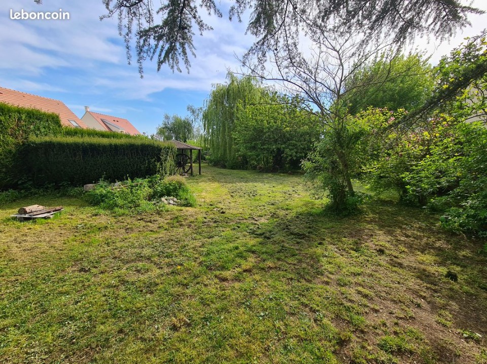 terrain viabilisé à Noisy-sur-École (77123)