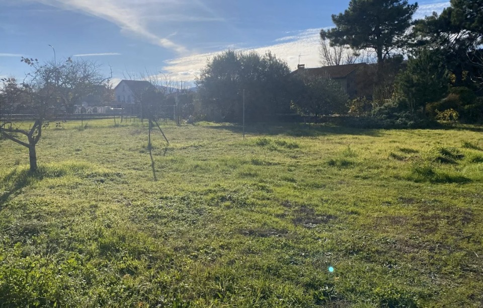 Terrain à bâtir à Tournon-sur-Rhône (07300)