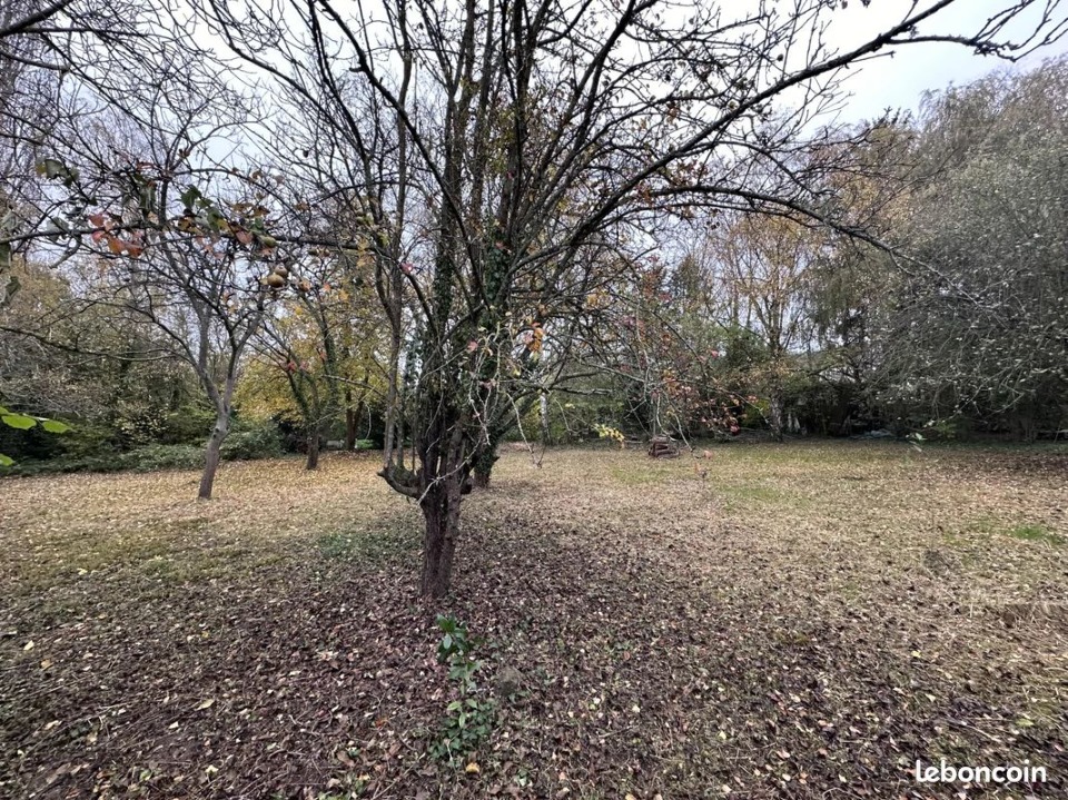 Sublime terrain constructible de 1000m2 disponible à Gouvieux (60270)