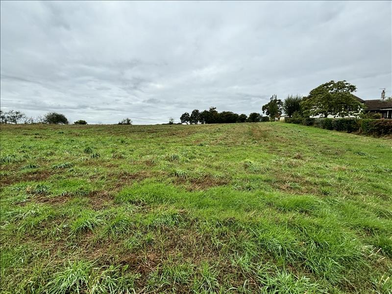 Terrain &agrave; b&acirc;tir &agrave; Villard (23800)
