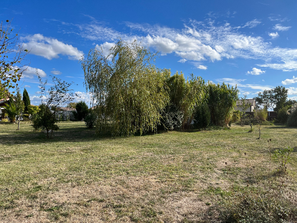 Terrain &agrave; b&acirc;tir &agrave; La Lande-de-Fronsac (33240)