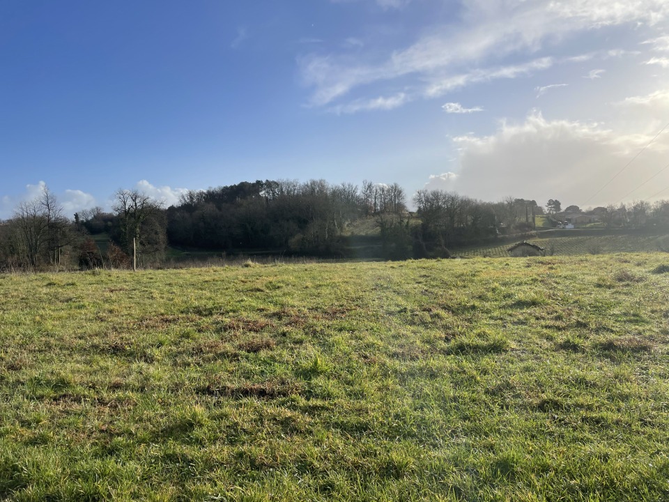 Terrain &agrave; b&acirc;tir &agrave; Saint-Ciers-de-Canesse (33710)