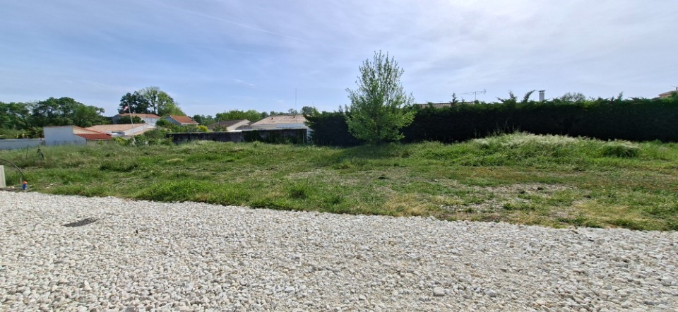 Terrain &agrave; b&acirc;tir &agrave; Le Chay (17600)