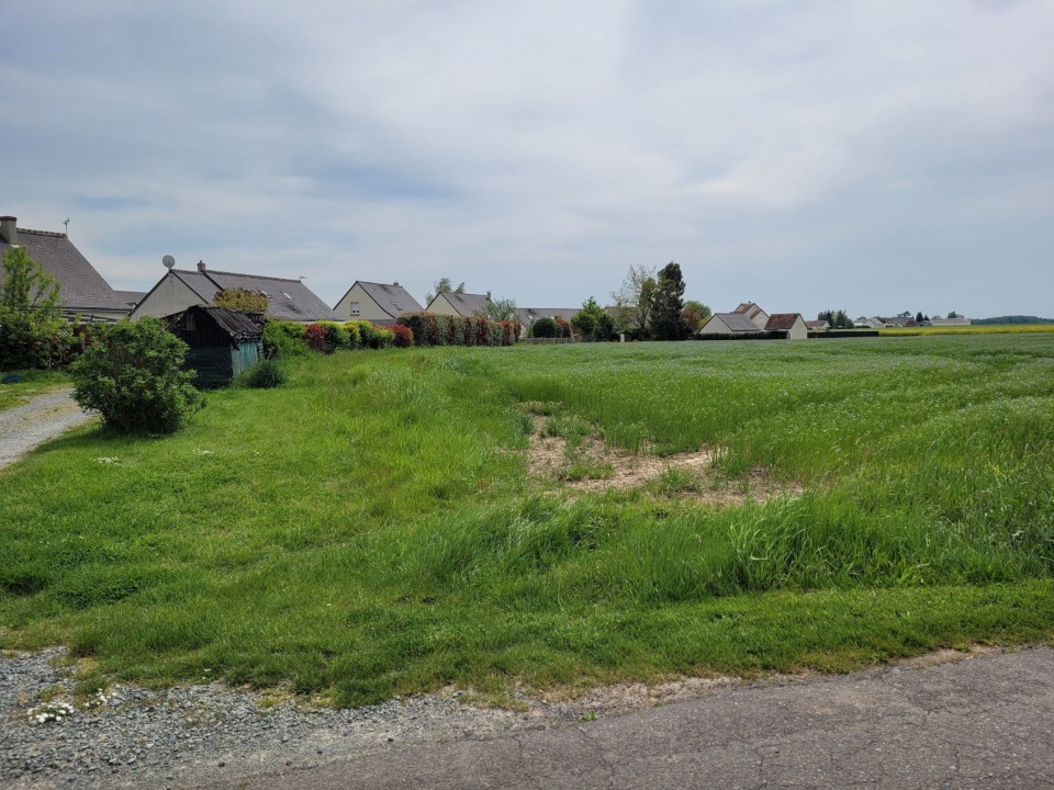 Terrain à bâtir à Saint-Laurent-en-Gâtines (37380)