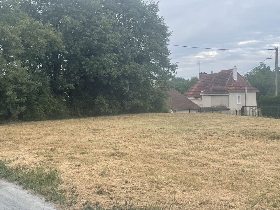 Terrain à bâtir à Précigné (72300)