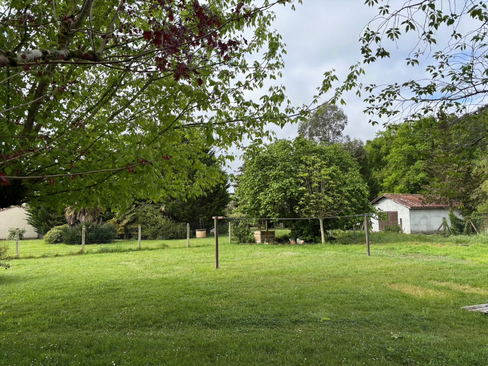 Terrain &agrave; b&acirc;tir &agrave; Cissac-Médoc (33250)