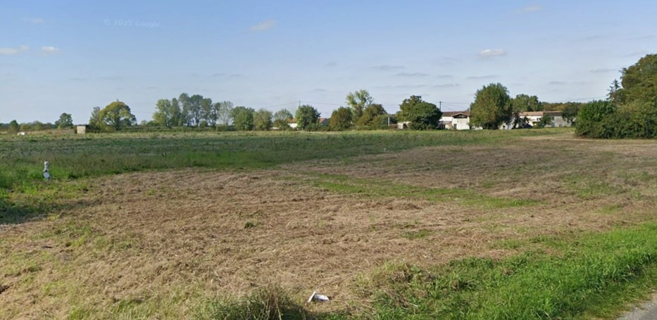 Terrain &agrave; b&acirc;tir &agrave; Saint-Romain-de-Benet (17600)