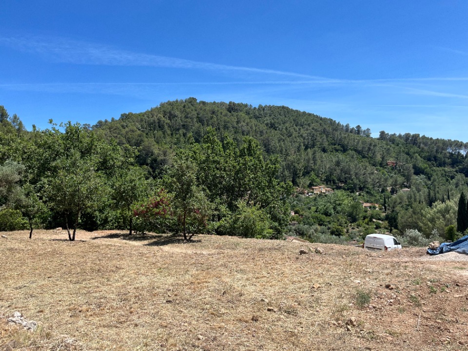 Terrain &agrave; b&acirc;tir &agrave; Belgentier (83210)