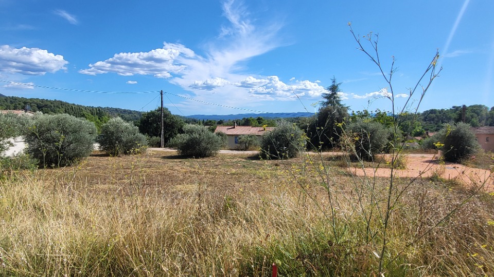 Terrain &agrave; b&acirc;tir &agrave; Barjols (83670)