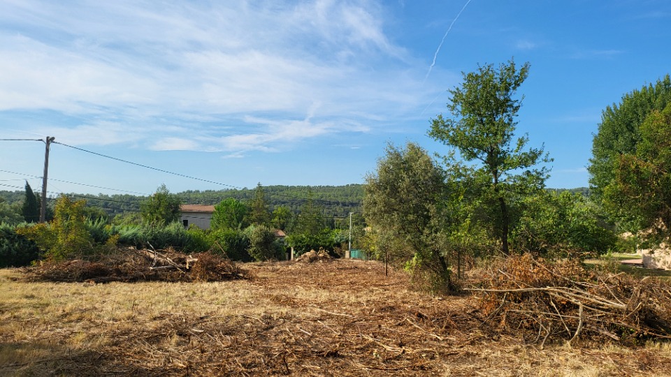 Terrain &agrave; b&acirc;tir &agrave; Camps-la-Source (83170)