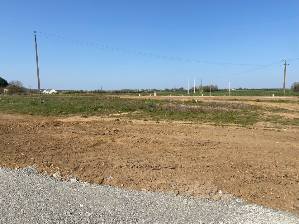 Terrain à bâtir à Vion (72300)