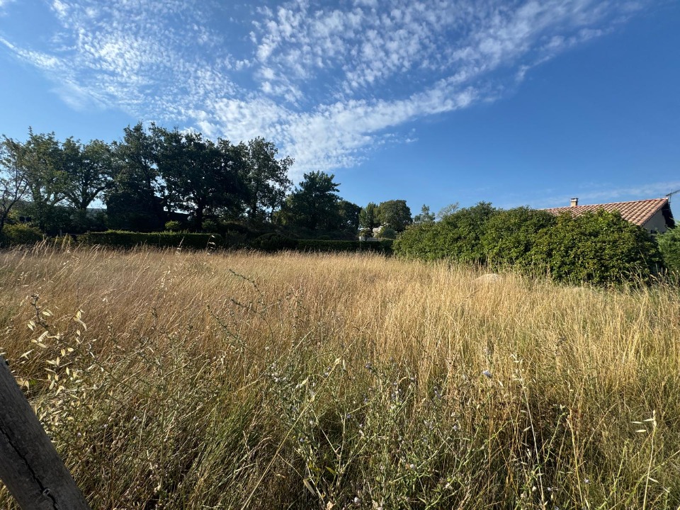 Terrain à bâtir à Vogüé (07200)