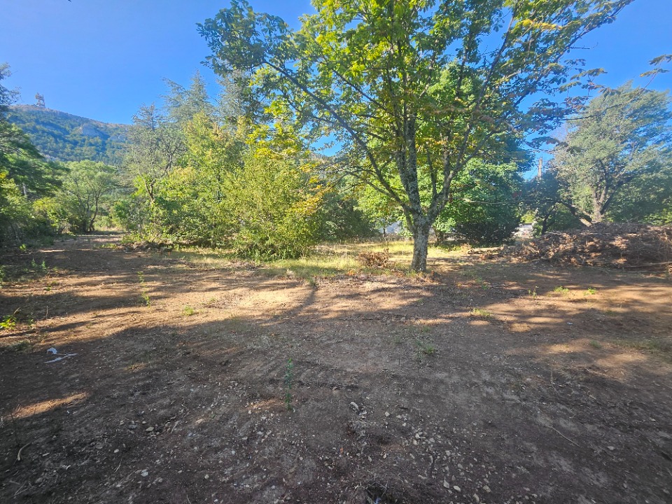 Terrain à bâtir à Plan-d'Aups-Sainte-Baume (83640)