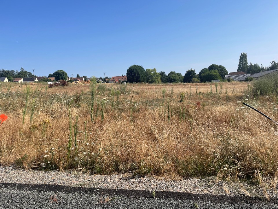 Terrain à bâtir à Beillé (72160)
