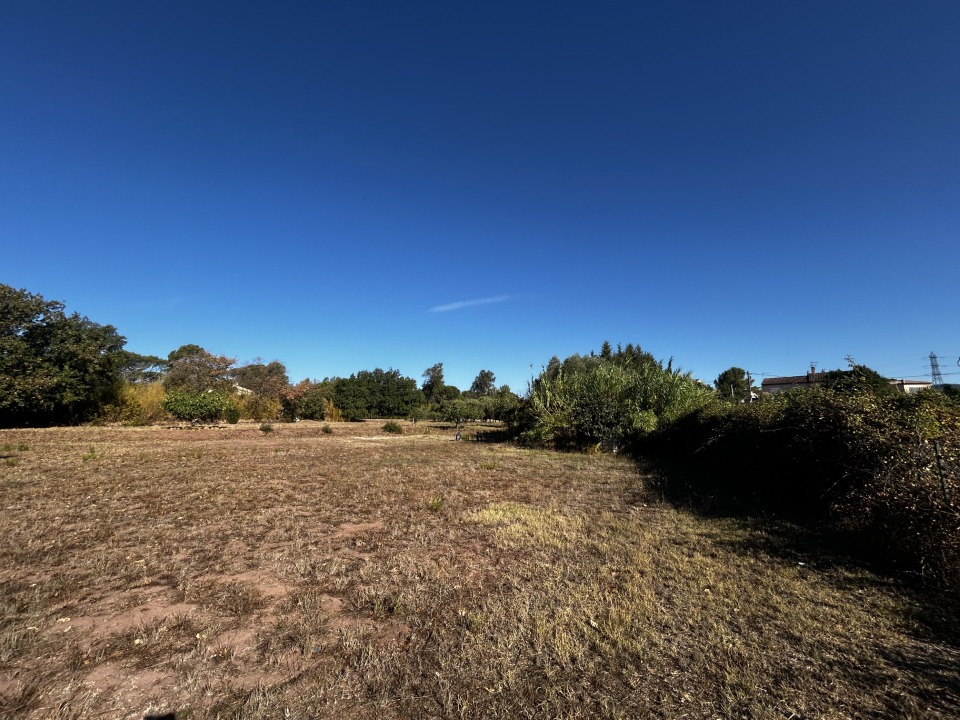 Terrain à bâtir à Puget-sur-Argens (83480)