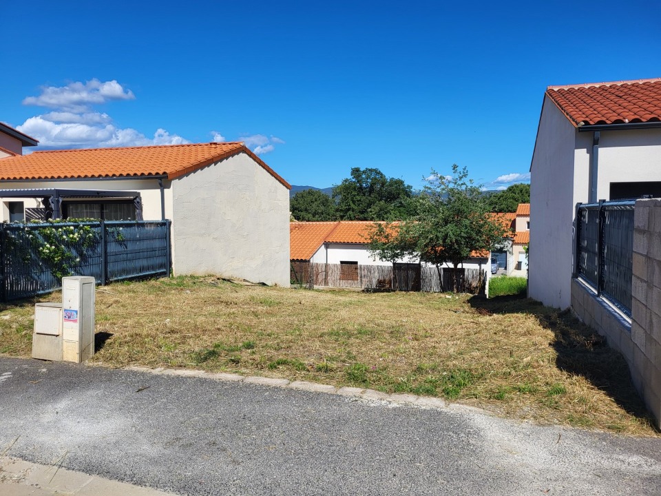 Terrain à bâtir à Corbère (66130)