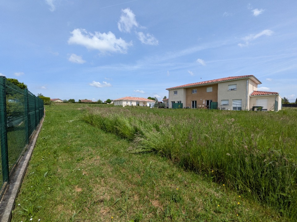 Terrain à bâtir à Dompierre-sur-Chalaronne (01400)
