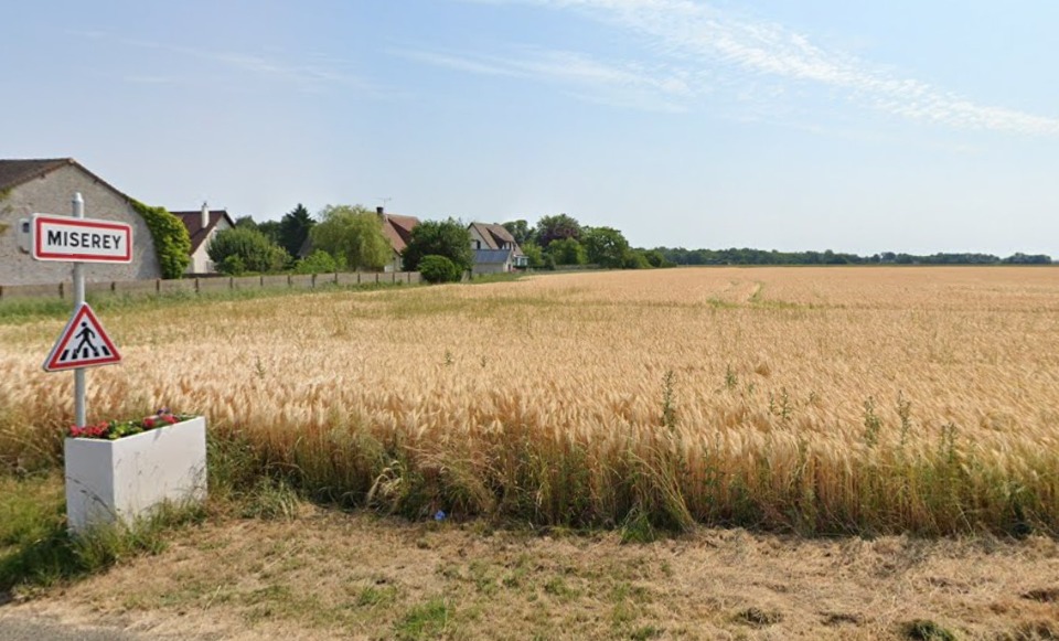 Terrain à bâtir à Miserey (27930)