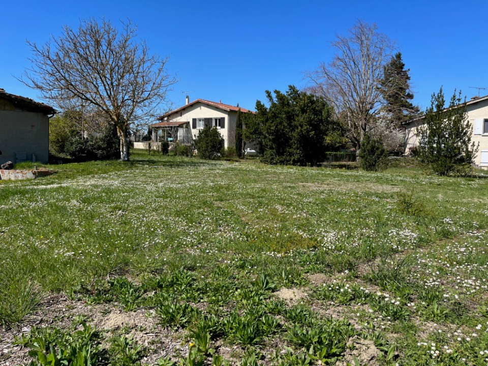 Terrain à bâtir à Airoux (11320)