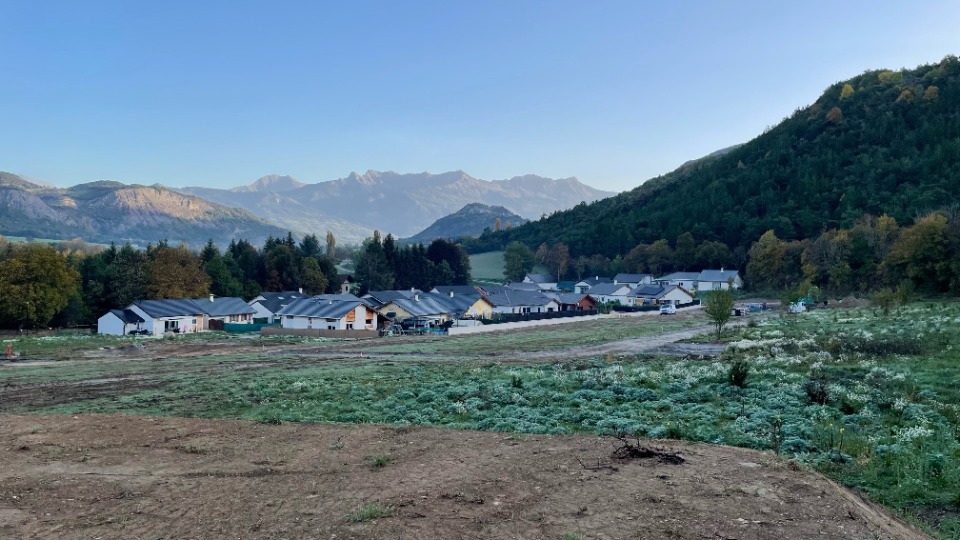 Terrain à bâtir à Saint-Étienne-le-Laus (05130)