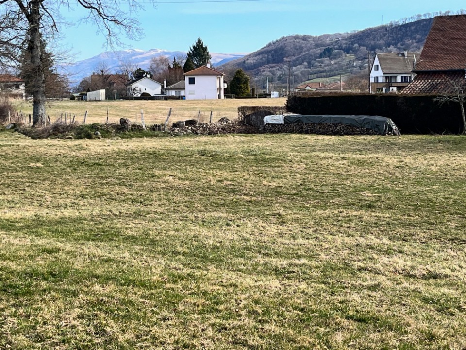 Terrain à bâtir à Vézac (15130)