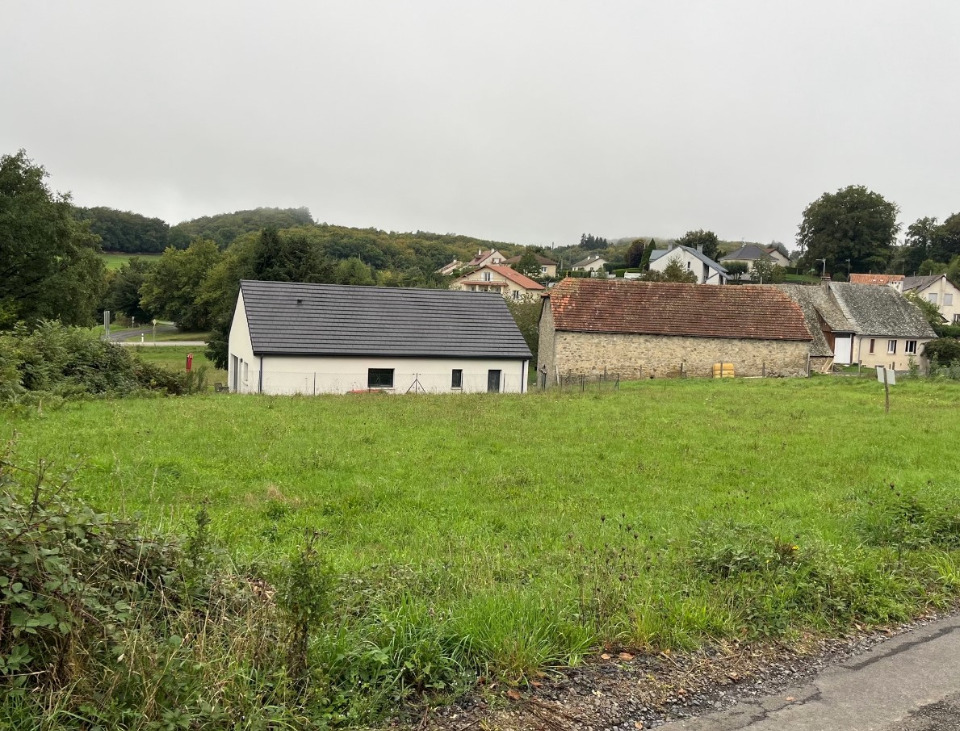 Terrain à bâtir à Lafeuillade-en-Vézie (15130)