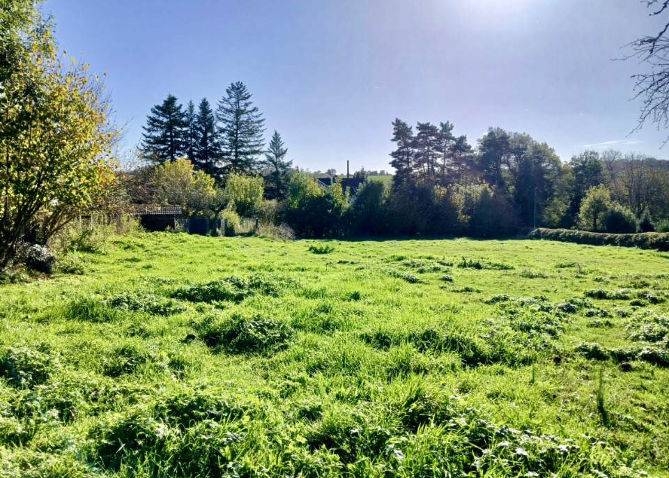 Terrain à bâtir à Sansac-de-Marmiesse (15130)