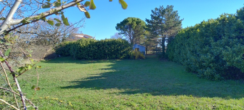 Terrain à bâtir à Saint-Privat-de-Champclos (30430)