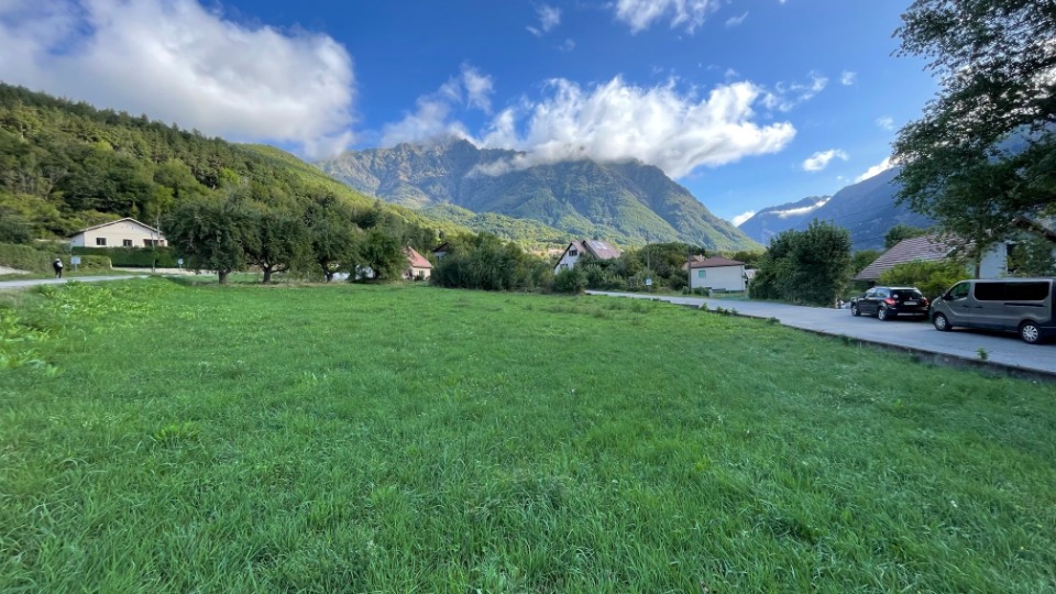 Terrain à bâtir à Saint-Firmin (05800)