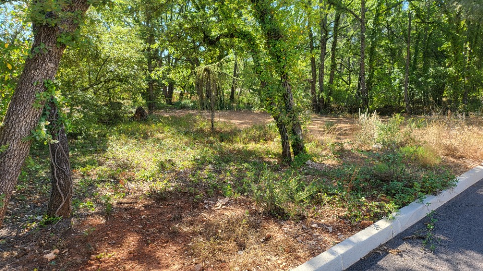 Terrain à bâtir à Nans-les-Pins (83860)